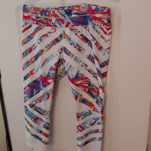 Athleta capris said XL